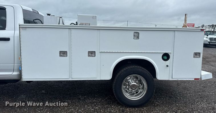 image for item EG5852 2012 Dodge Ram 5500HD utility / service truck