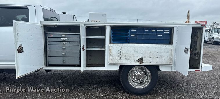 image for item EG5852 2012 Dodge Ram 5500HD utility / service truck