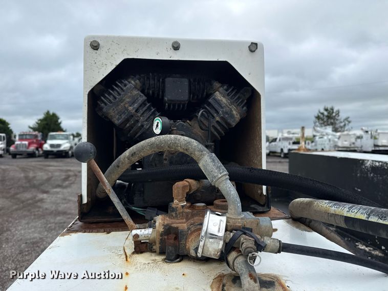 image for item EG5852 2012 Dodge Ram 5500HD utility / service truck