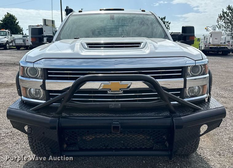 image for item EG5980 2018 Chevrolet Silverado 3500HD Double Cab utility bed pickup truck