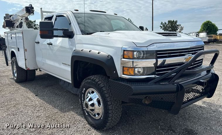 image for item EG5980 2018 Chevrolet Silverado 3500HD Double Cab utility bed pickup truck