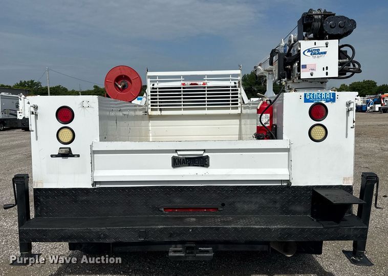 image for item EG5980 2018 Chevrolet Silverado 3500HD Double Cab utility bed pickup truck