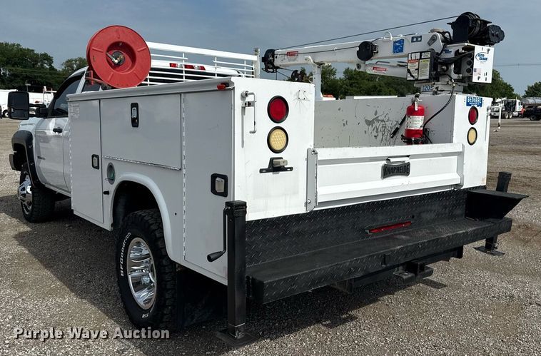 image for item EG5980 2018 Chevrolet Silverado 3500HD Double Cab utility bed pickup truck