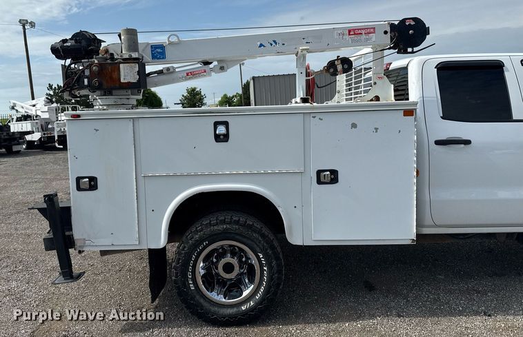 image for item EG5980 2018 Chevrolet Silverado 3500HD Double Cab utility bed pickup truck