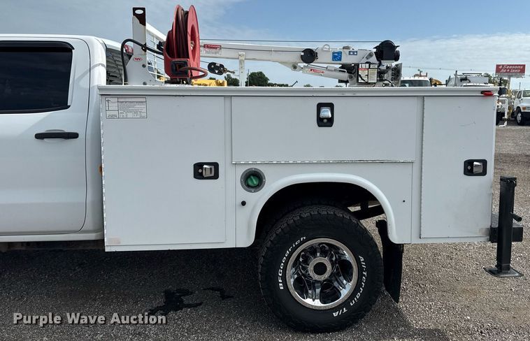 image for item EG5980 2018 Chevrolet Silverado 3500HD Double Cab utility bed pickup truck