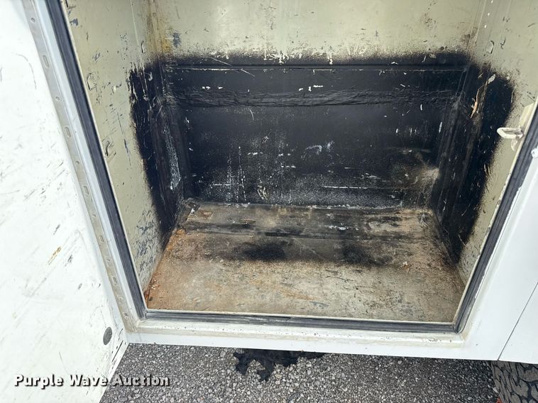 image for item EG5980 2018 Chevrolet Silverado 3500HD Double Cab utility bed pickup truck