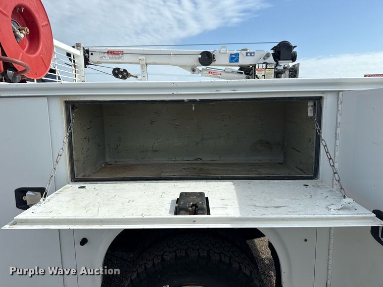 image for item EG5980 2018 Chevrolet Silverado 3500HD Double Cab utility bed pickup truck