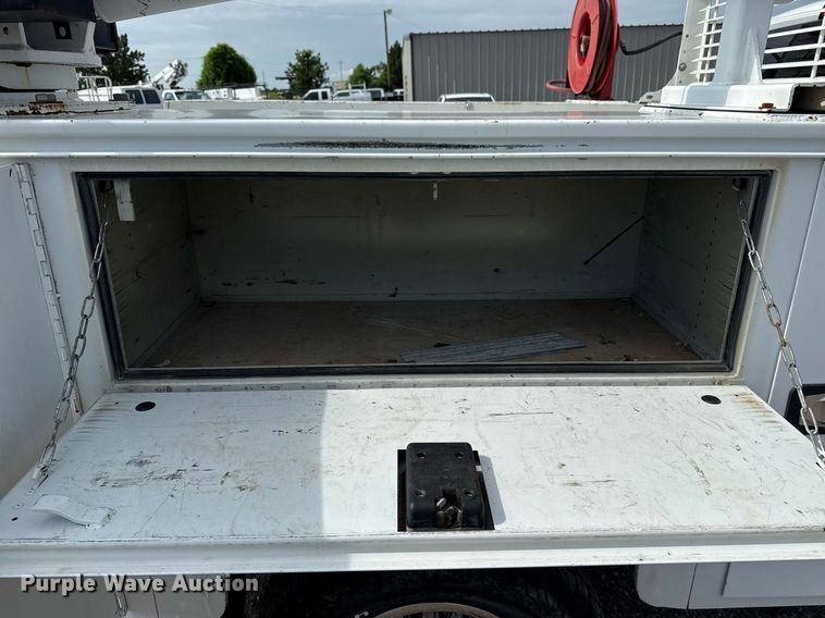 image for item EG5980 2018 Chevrolet Silverado 3500HD Double Cab utility bed pickup truck