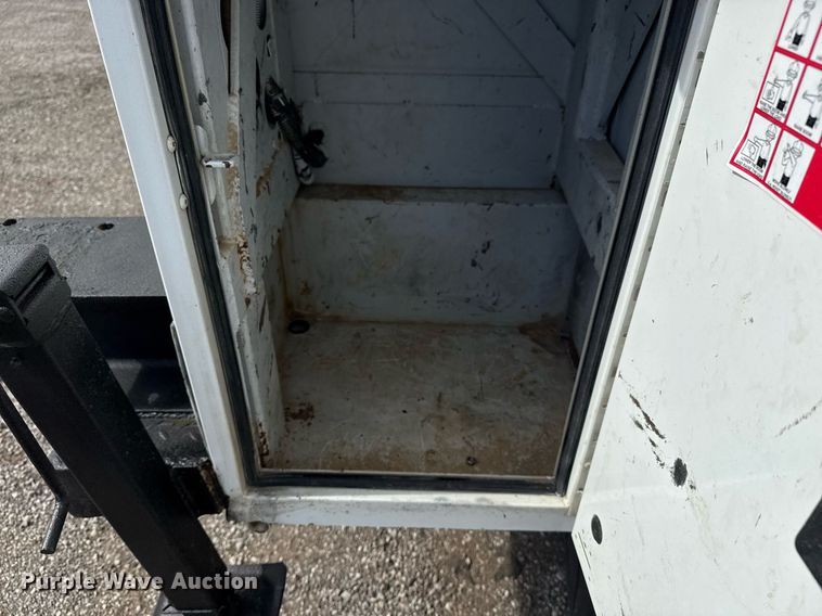 image for item EG5980 2018 Chevrolet Silverado 3500HD Double Cab utility bed pickup truck