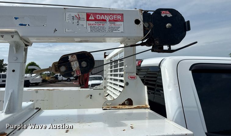 image for item EG5980 2018 Chevrolet Silverado 3500HD Double Cab utility bed pickup truck