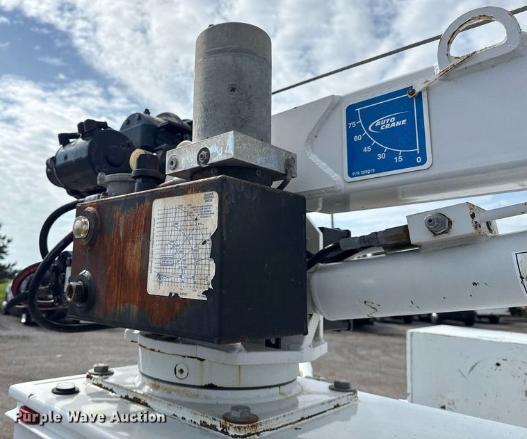 image for item EG5980 2018 Chevrolet Silverado 3500HD Double Cab utility bed pickup truck