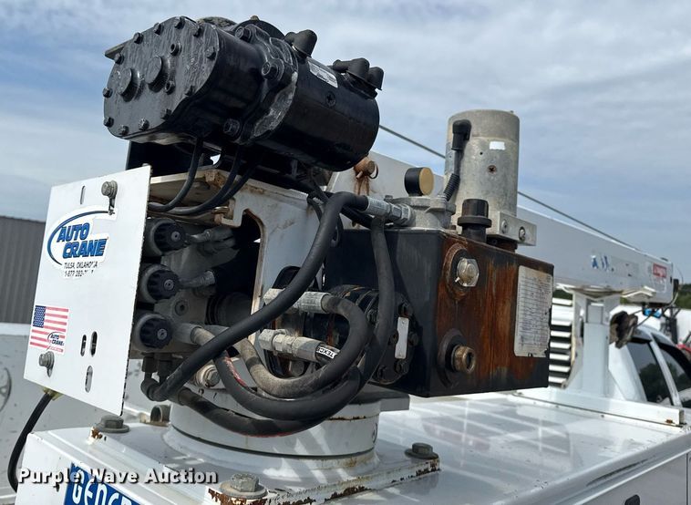 image for item EG5980 2018 Chevrolet Silverado 3500HD Double Cab utility bed pickup truck