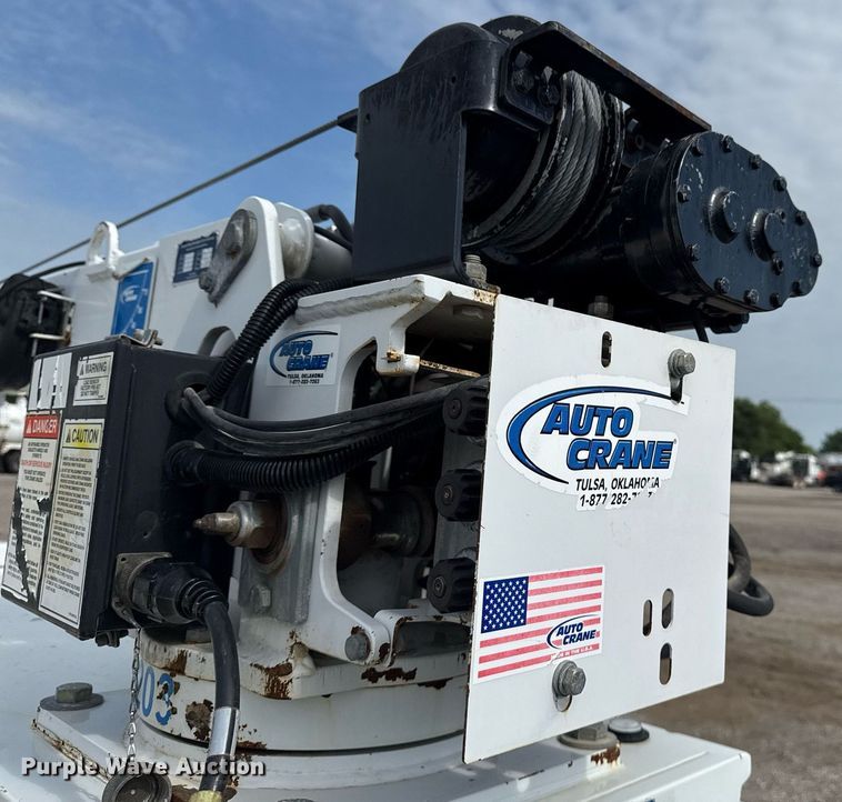 image for item EG5980 2018 Chevrolet Silverado 3500HD Double Cab utility bed pickup truck