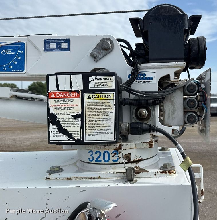 image for item EG5980 2018 Chevrolet Silverado 3500HD Double Cab utility bed pickup truck