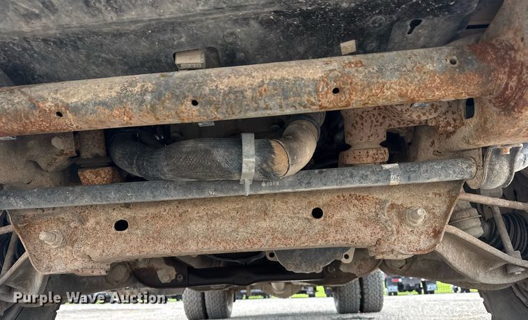 image for item EG5980 2018 Chevrolet Silverado 3500HD Double Cab utility bed pickup truck