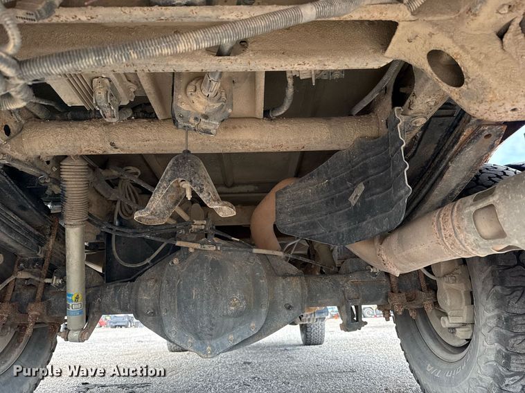 image for item EG5980 2018 Chevrolet Silverado 3500HD Double Cab utility bed pickup truck