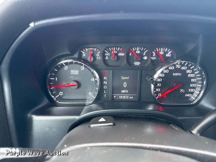 image for item EG5980 2018 Chevrolet Silverado 3500HD Double Cab utility bed pickup truck