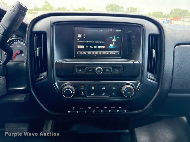 image for item EG5980 2018 Chevrolet Silverado 3500HD Double Cab utility bed pickup truck