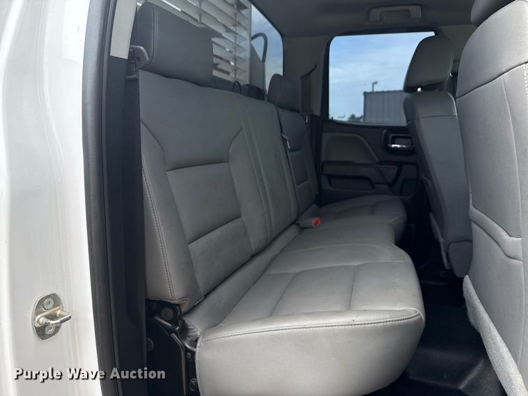 image for item EG5980 2018 Chevrolet Silverado 3500HD Double Cab utility bed pickup truck