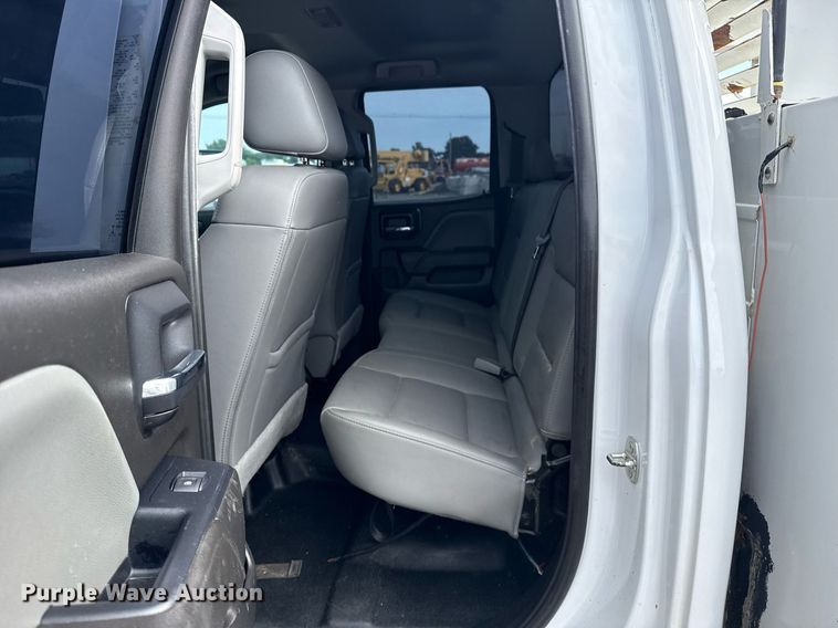 image for item EG5980 2018 Chevrolet Silverado 3500HD Double Cab utility bed pickup truck