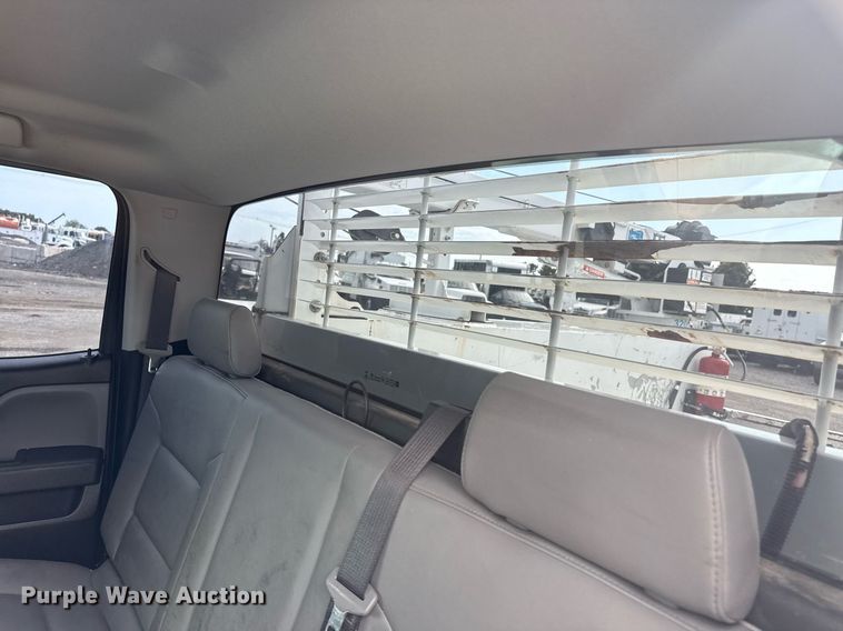 image for item EG5980 2018 Chevrolet Silverado 3500HD Double Cab utility bed pickup truck