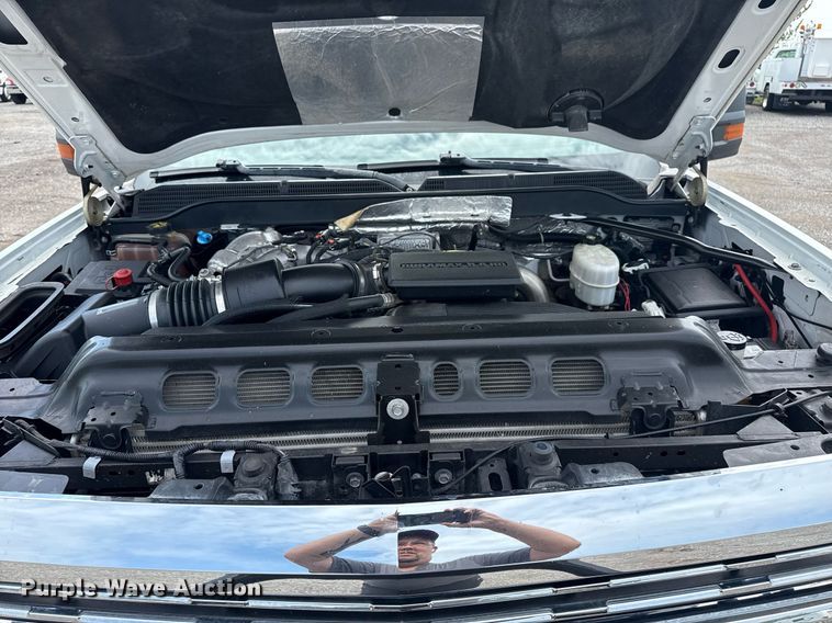 image for item EG5980 2018 Chevrolet Silverado 3500HD Double Cab utility bed pickup truck