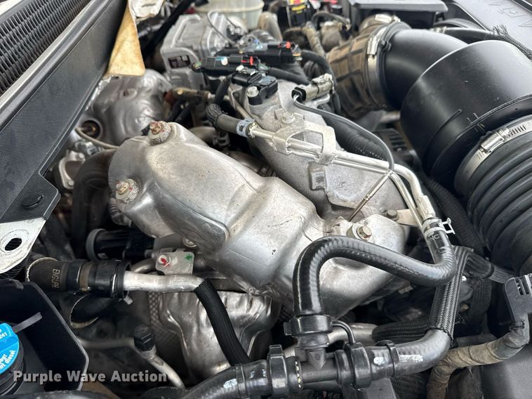 image for item EG5980 2018 Chevrolet Silverado 3500HD Double Cab utility bed pickup truck