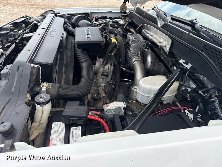 image for item EG5980 2018 Chevrolet Silverado 3500HD Double Cab utility bed pickup truck