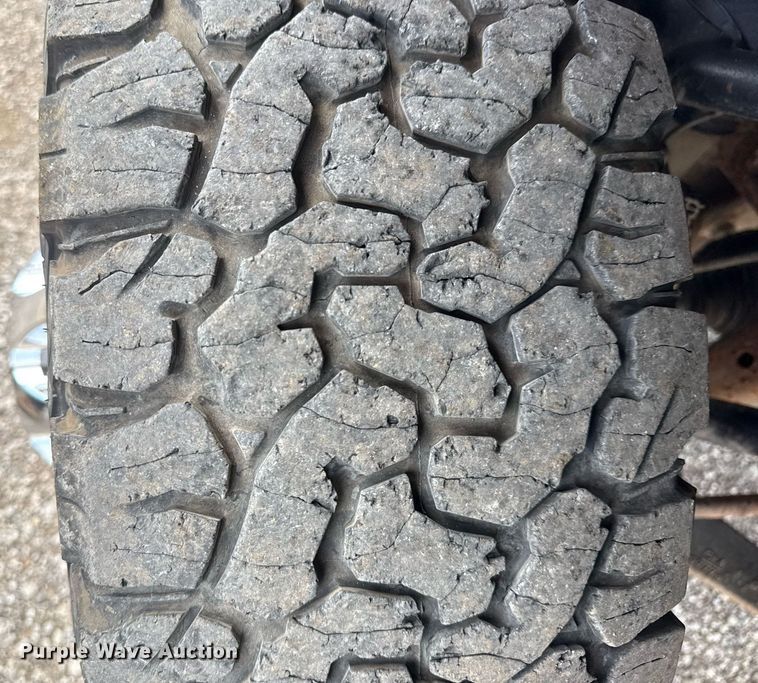 image for item EG5980 2018 Chevrolet Silverado 3500HD Double Cab utility bed pickup truck