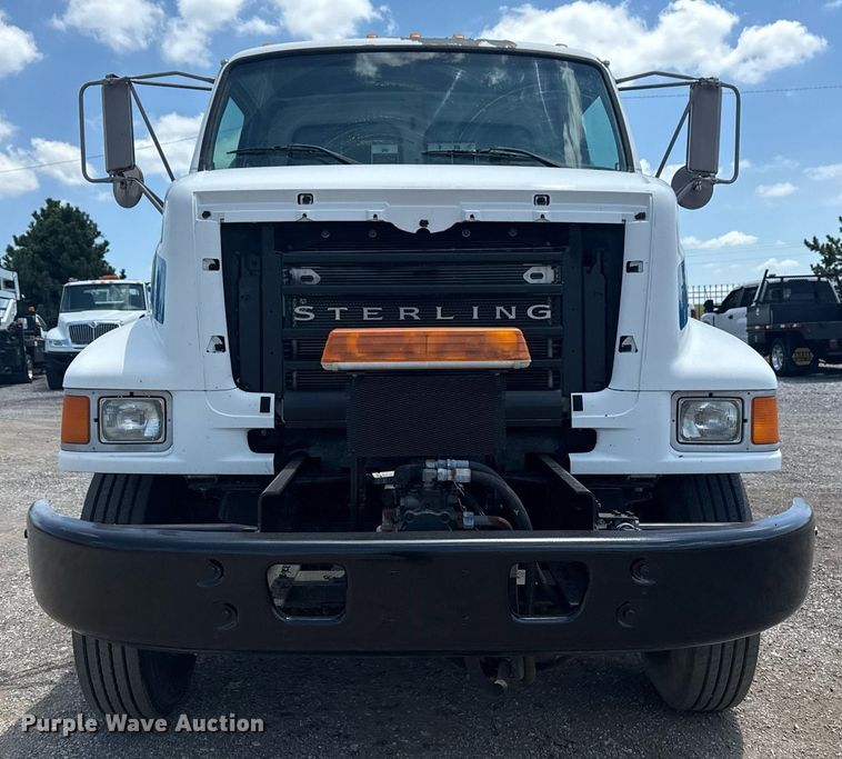 image for item EG6075 2004 Sterling Truck L7501 oil distributor truck