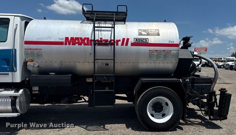 image for item EG6075 2004 Sterling Truck L7501 oil distributor truck