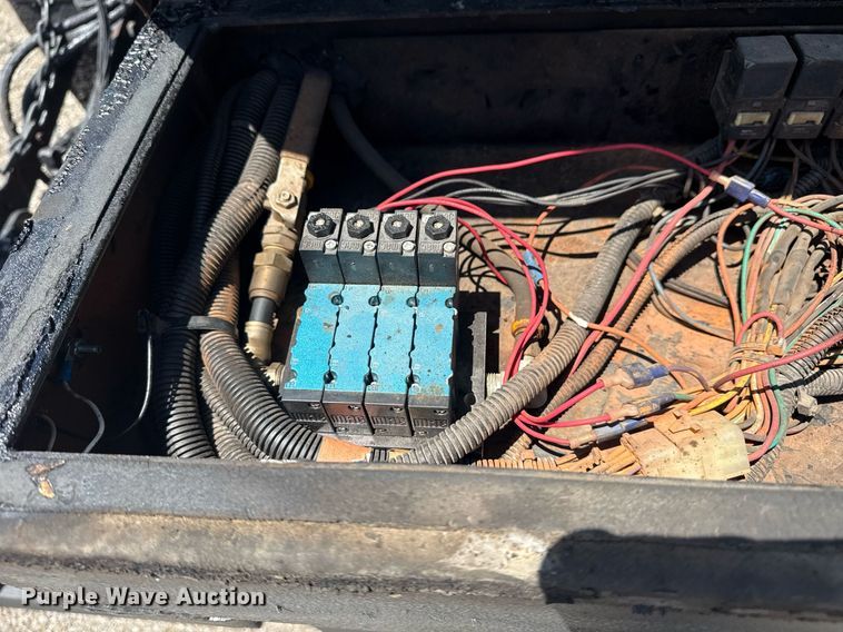 image for item EG6075 2004 Sterling Truck L7501 oil distributor truck