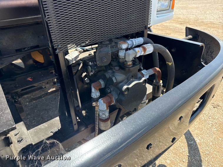 image for item EG6075 2004 Sterling Truck L7501 oil distributor truck