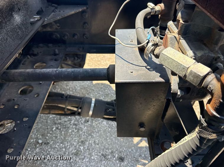 image for item EG6075 2004 Sterling Truck L7501 oil distributor truck