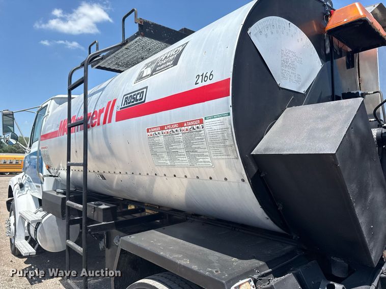 image for item EG6075 2004 Sterling Truck L7501 oil distributor truck