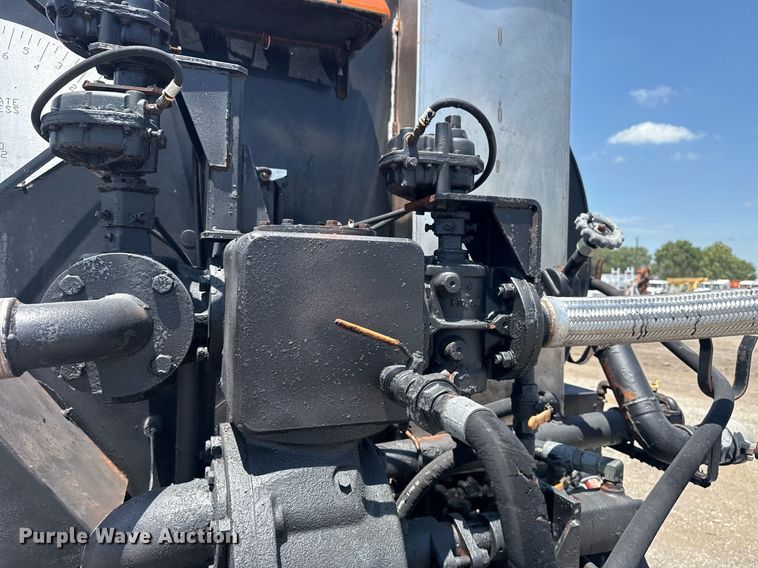 image for item EG6075 2004 Sterling Truck L7501 oil distributor truck