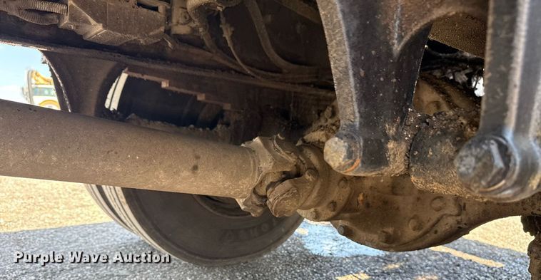 image for item EG6075 2004 Sterling Truck L7501 oil distributor truck