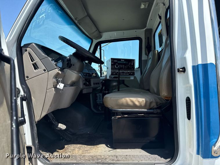 image for item EG6075 2004 Sterling Truck L7501 oil distributor truck