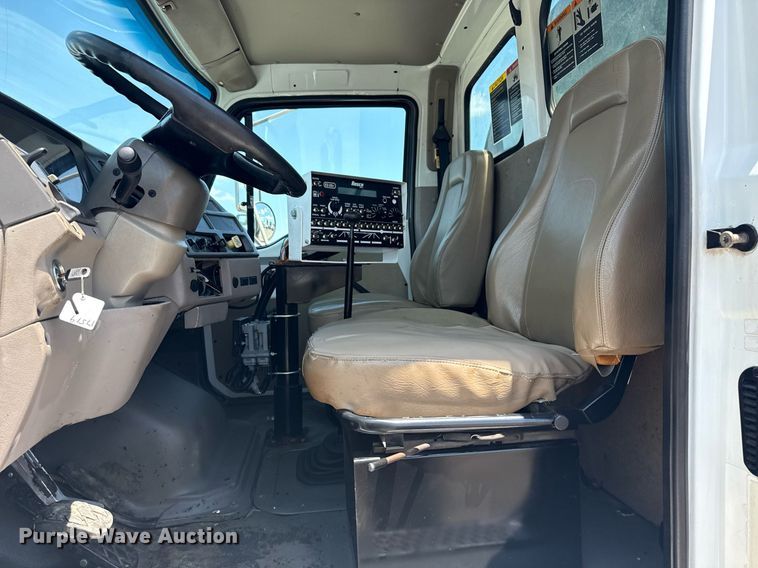 image for item EG6075 2004 Sterling Truck L7501 oil distributor truck