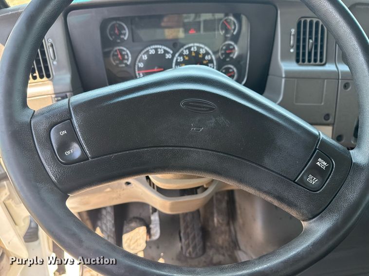 image for item EG6075 2004 Sterling Truck L7501 oil distributor truck