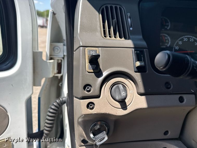 image for item EG6075 2004 Sterling Truck L7501 oil distributor truck