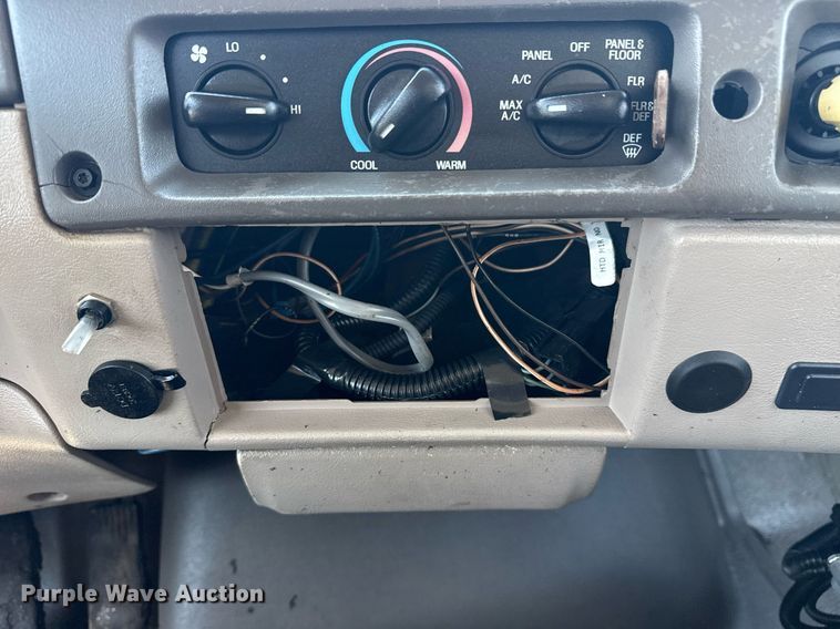 image for item EG6075 2004 Sterling Truck L7501 oil distributor truck