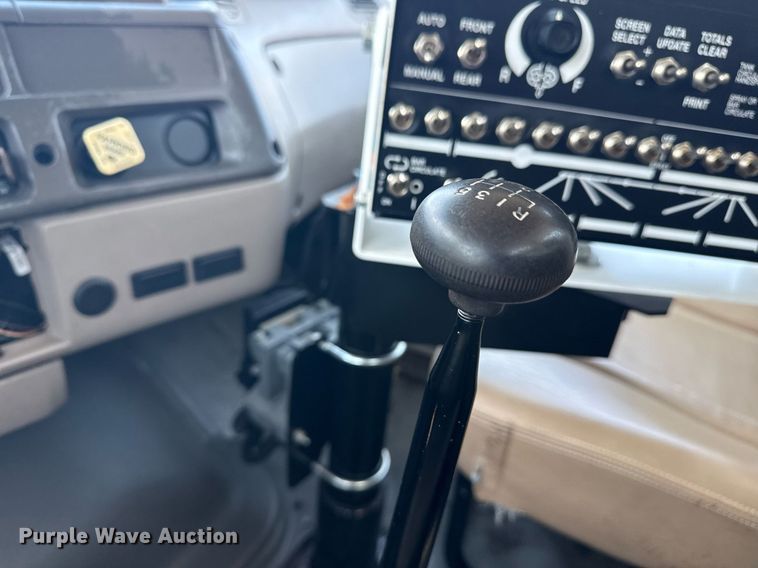 image for item EG6075 2004 Sterling Truck L7501 oil distributor truck