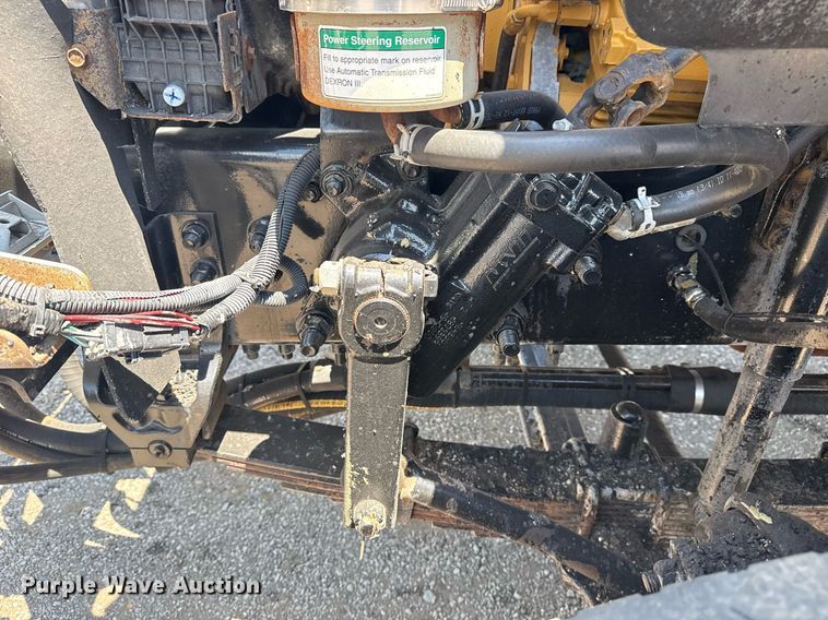 image for item EG6075 2004 Sterling Truck L7501 oil distributor truck