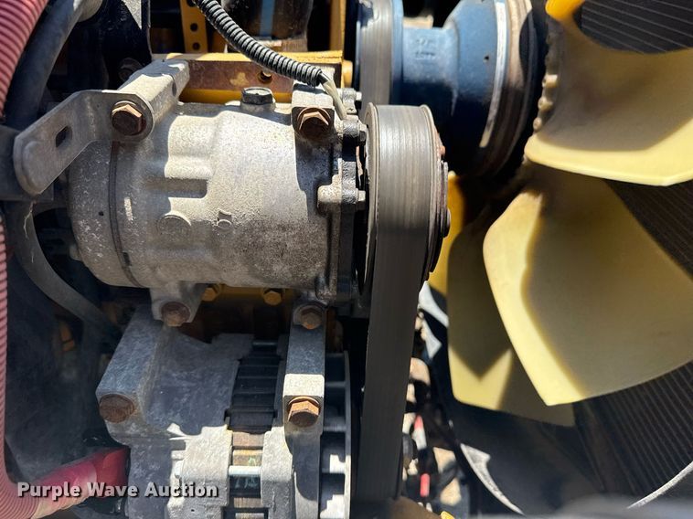 image for item EG6075 2004 Sterling Truck L7501 oil distributor truck