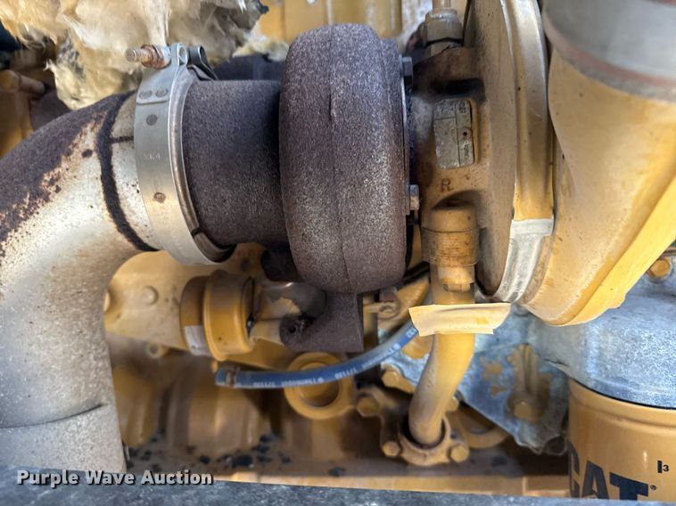 image for item EG6075 2004 Sterling Truck L7501 oil distributor truck