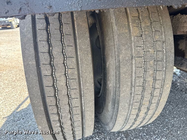 image for item EG6075 2004 Sterling Truck L7501 oil distributor truck