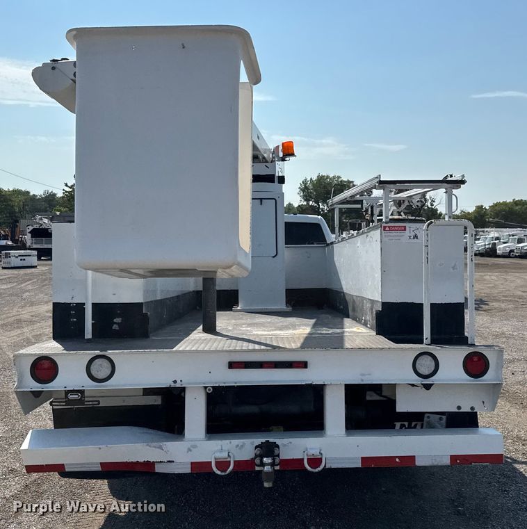 image for item EG6114 2013 RAM 4500 bucket truck