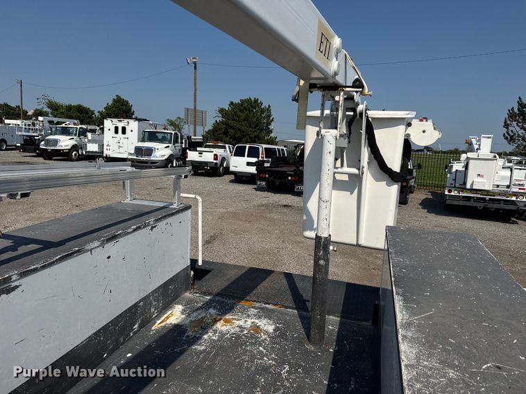 image for item EG6114 2013 RAM 4500 bucket truck