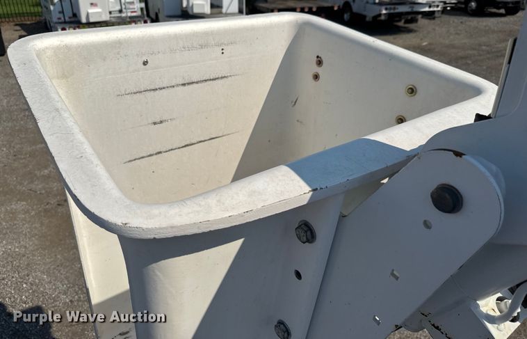 image for item EG6114 2013 RAM 4500 bucket truck